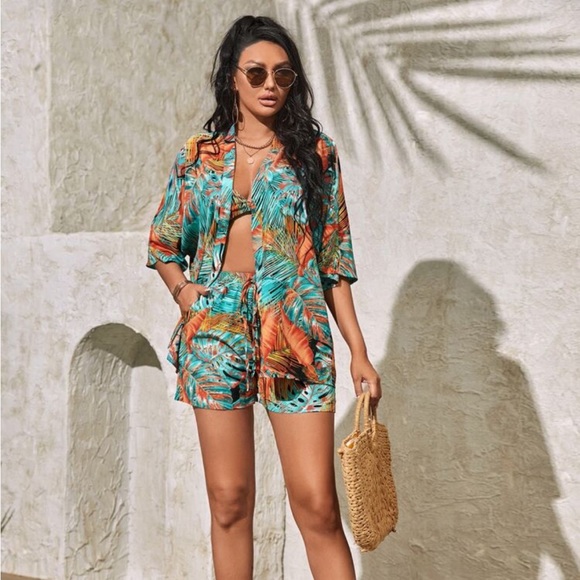 Tropical 3 piece set: Includes bralet, shorts, and lightweight jacket - Picture 2 of 3